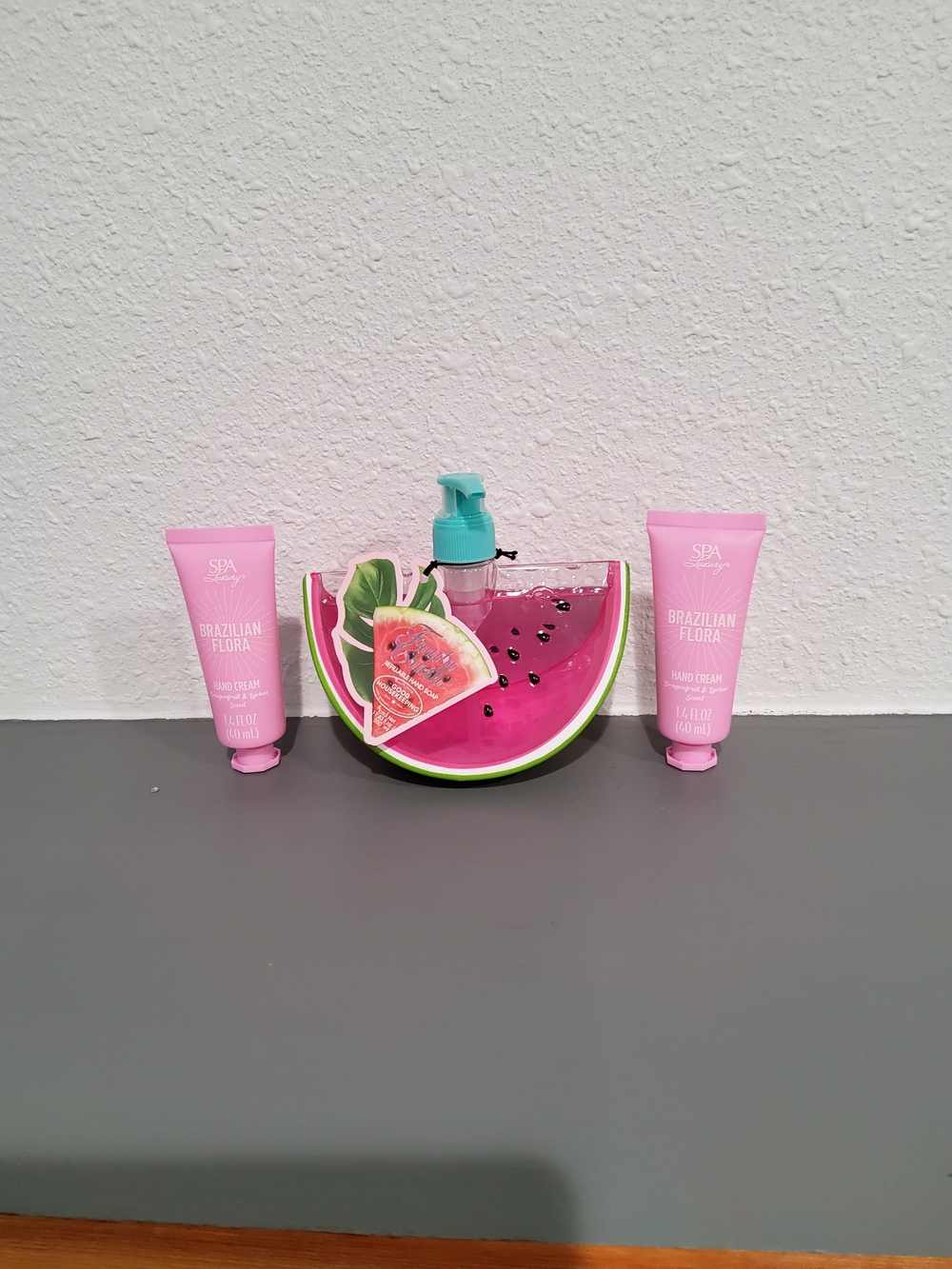Brazilian Flora Pink Hand Cream Set with Watermelon Soap Dish